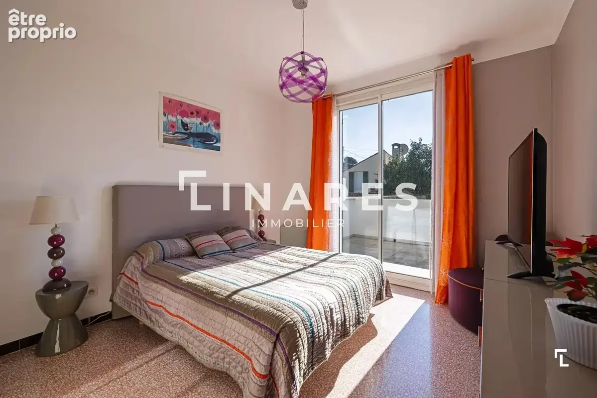 L'AGREABLE -  Villla T7 de 250m² - Piscine - Cuisine d'été - Parking - Parcelle 492m² - 13013 SAINT MITRE - photo 5