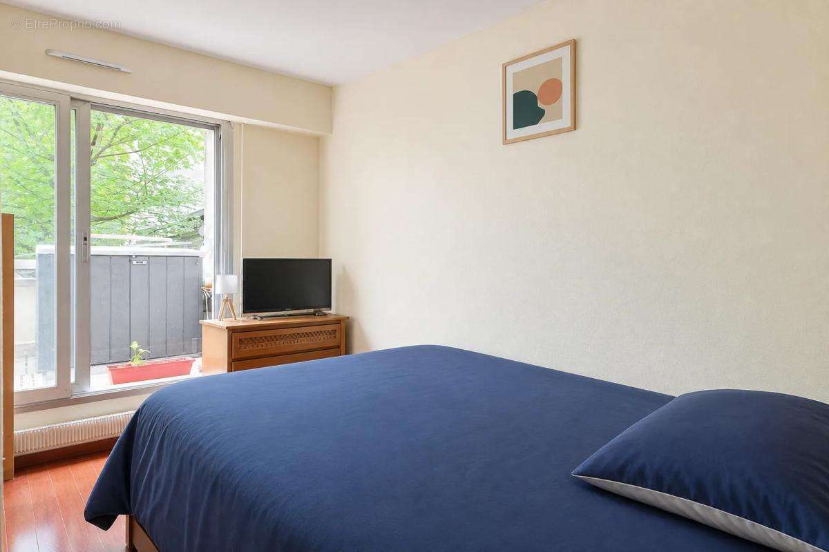 Appartement à PARIS-14E