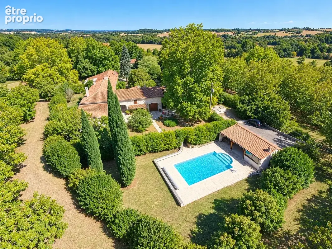 Charmante maison en pierre avec piscine et superbe cuisine d’été - photo 1
