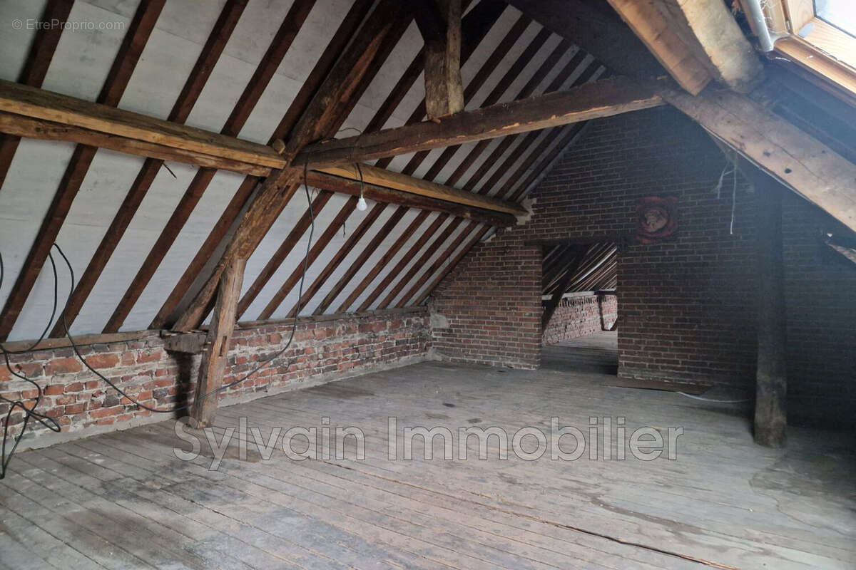 Maison à MILLY-SUR-THERAIN