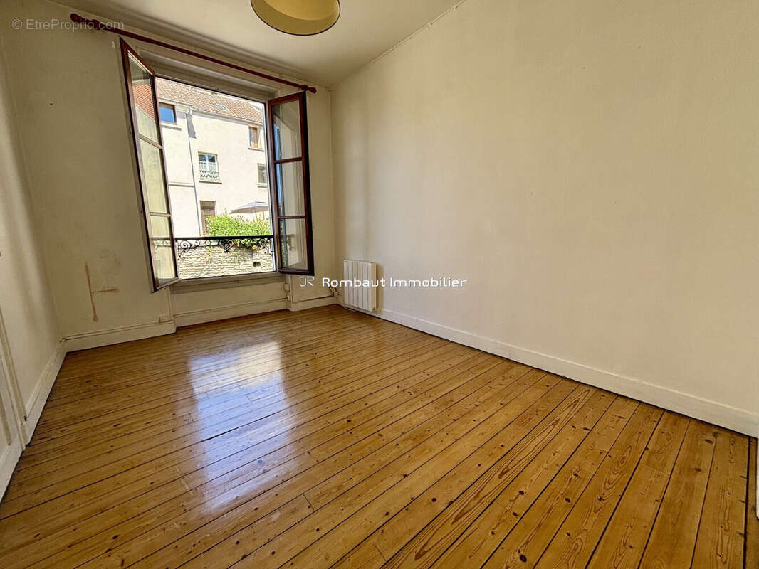 Maison 118 m² à La Celle-Saint-Cloud  - photo 7