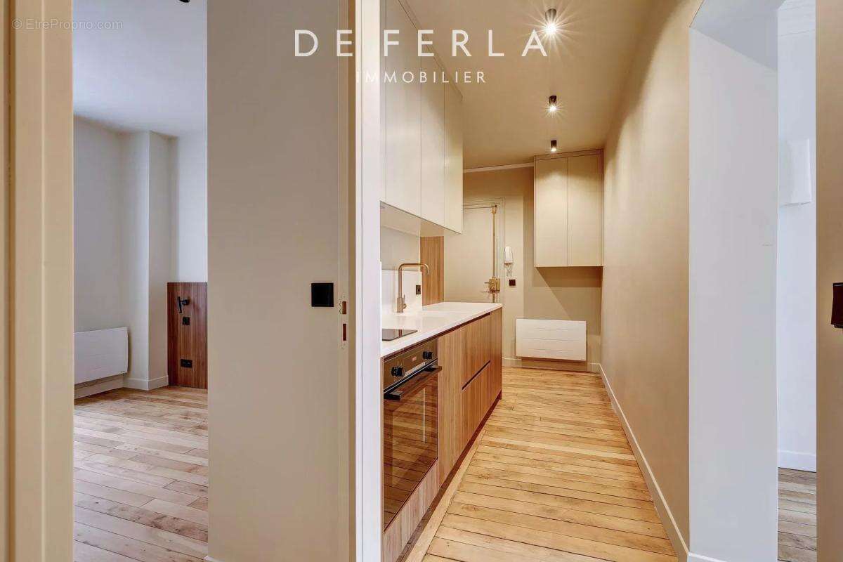 Appartement à PARIS-7E