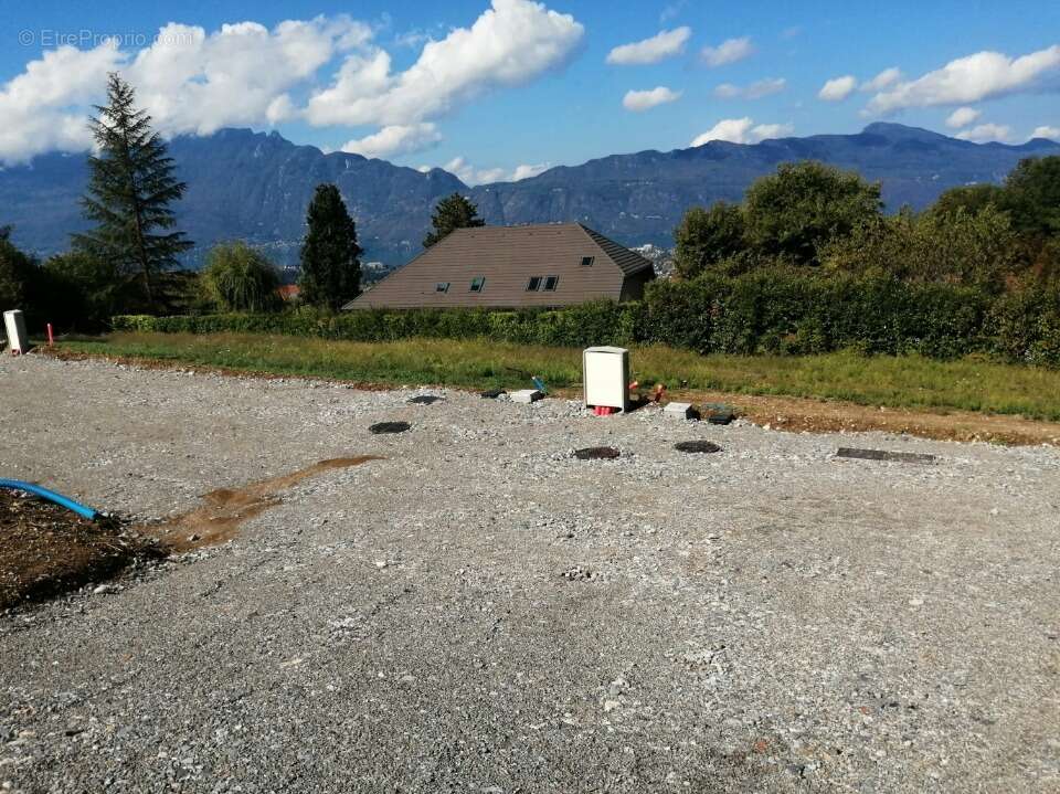 Terrain à PUGNY-CHATENOD