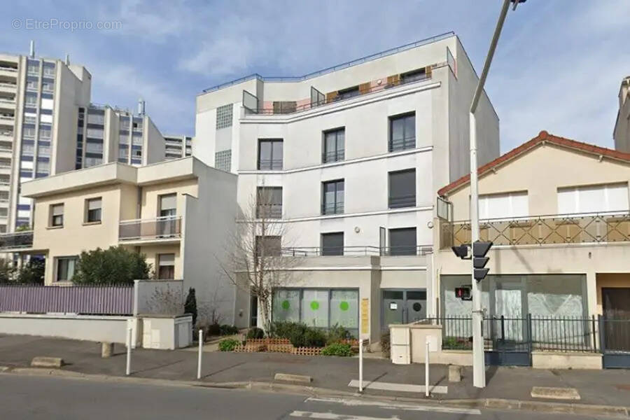 Commerce à ISSY-LES-MOULINEAUX