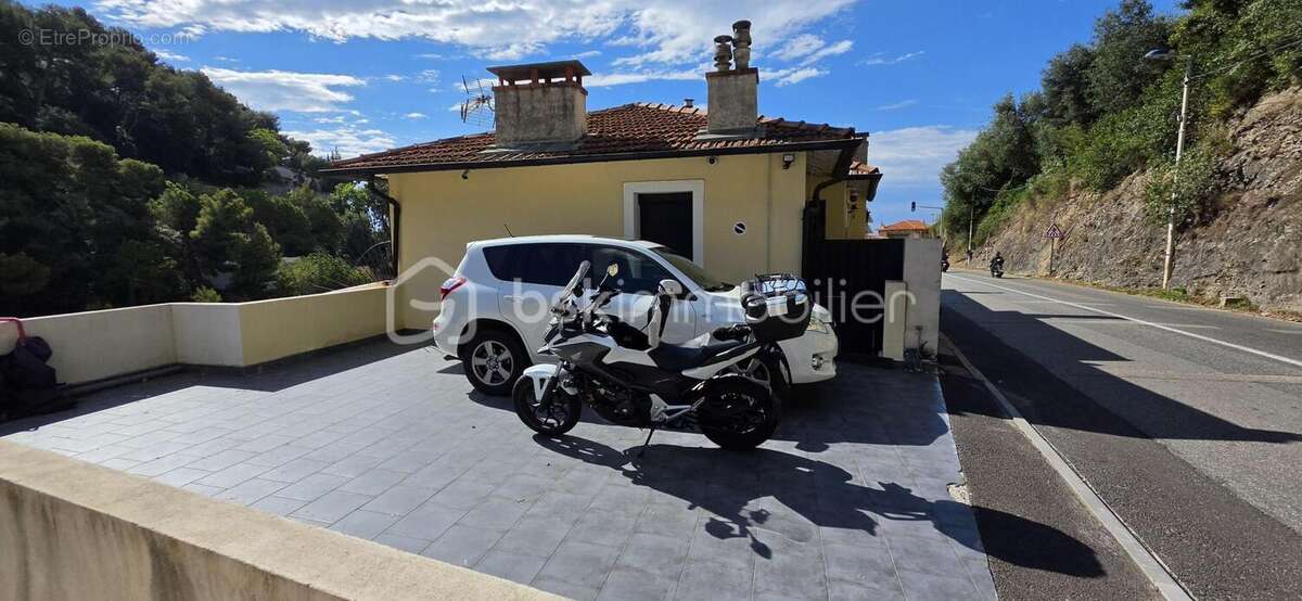 Appartement à ROQUEBRUNE-CAP-MARTIN