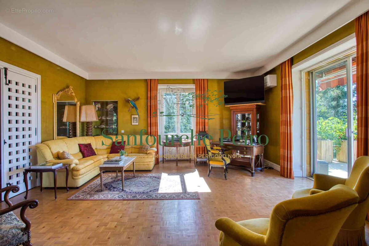 Maison à SARLAT-LA-CANEDA