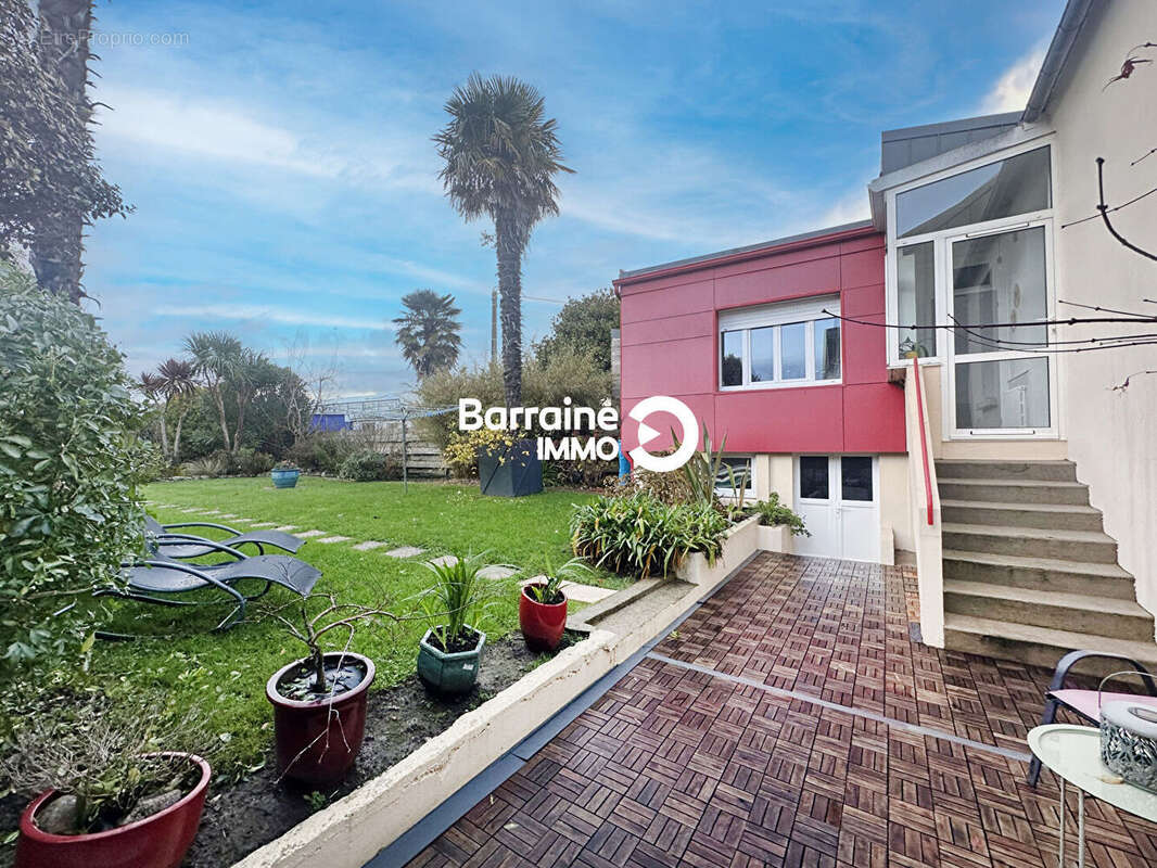 Maison à LE RELECQ-KERHUON