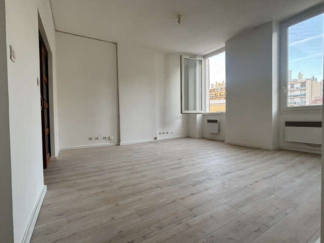Appartement à MARSEILLE-7E