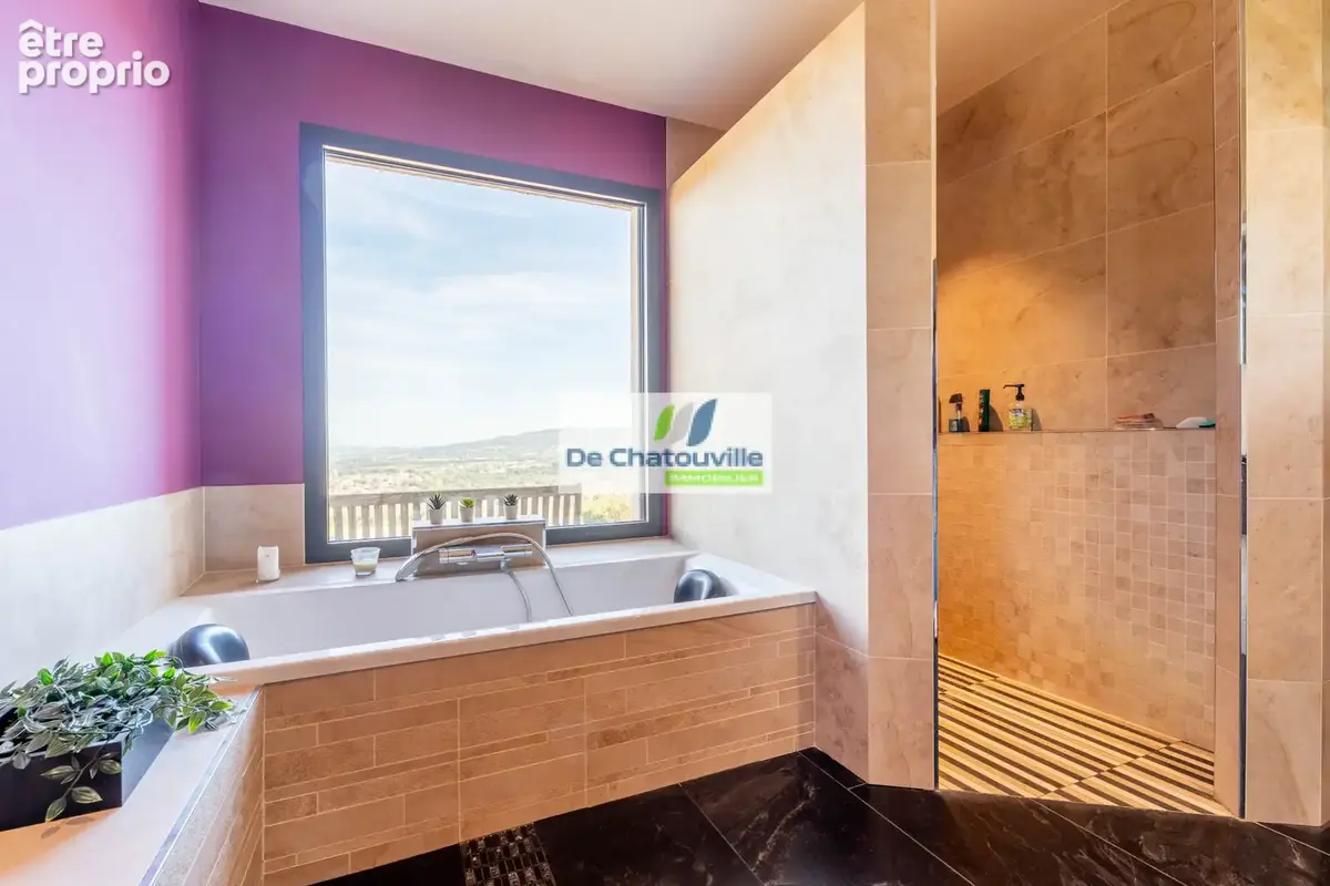 Maison contemporaine d'exception à Saint-Jean-des-Vignes (240 m2) - photo 6