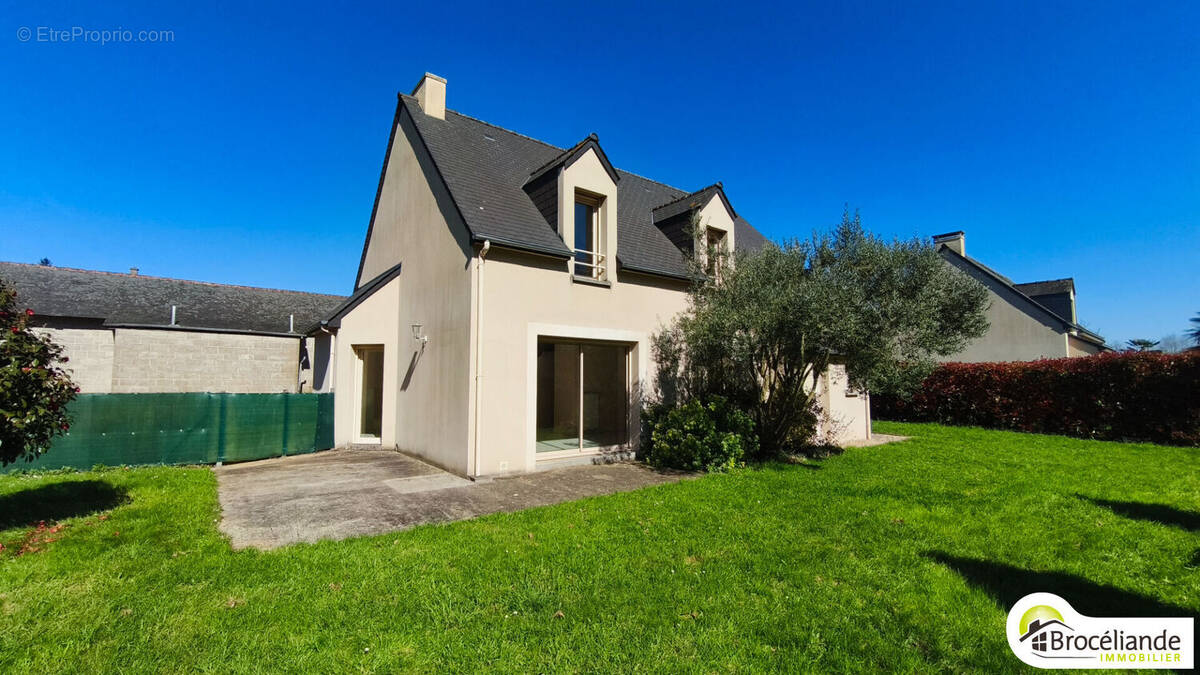 Maison à PARTHENAY-DE-BRETAGNE