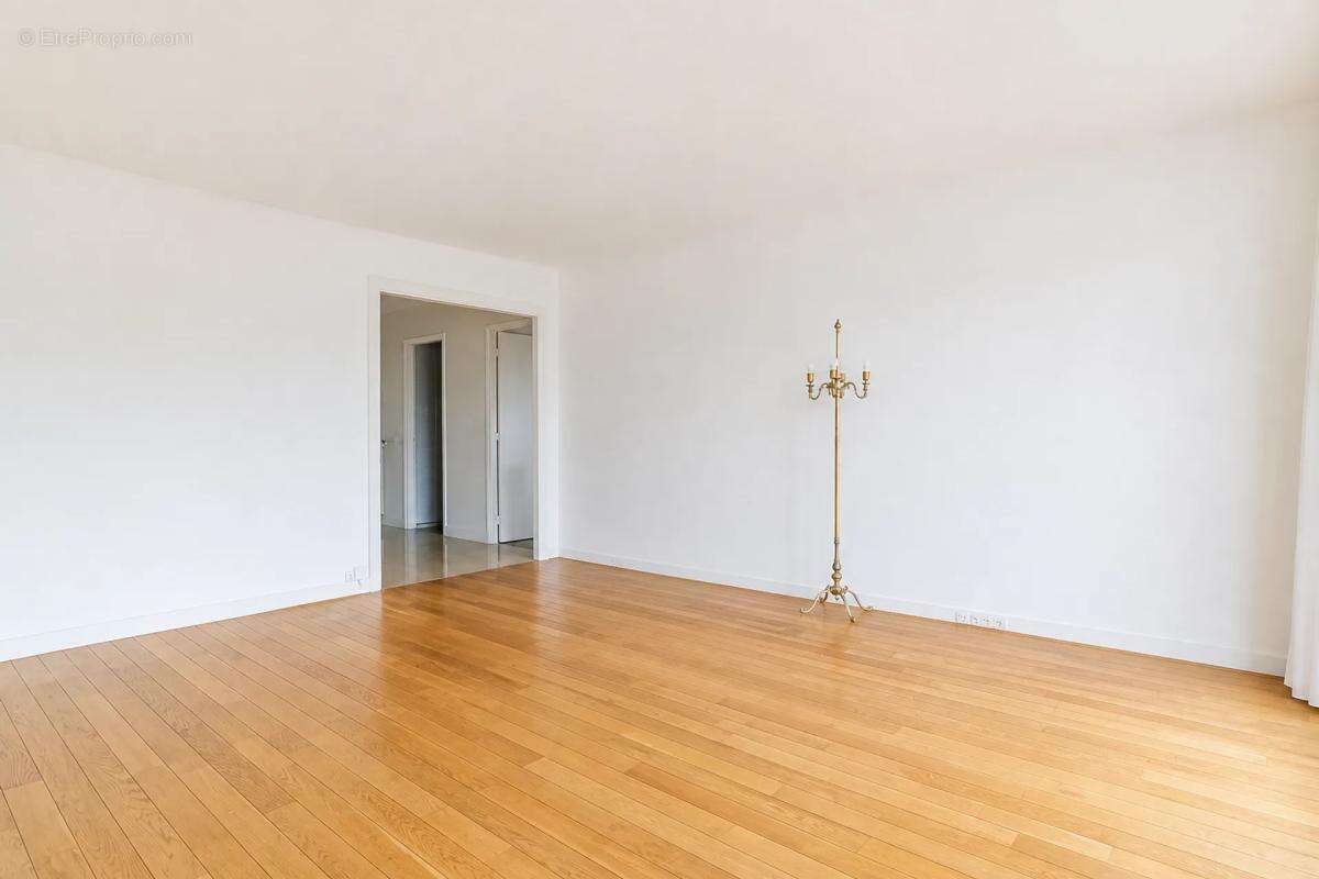 Saint-Cloud - Quartier Pasteur - 85m² - 3 chambres - Terrasse - photo 5