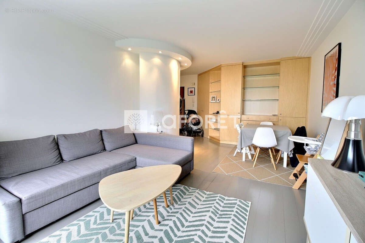 Appartement à SURESNES