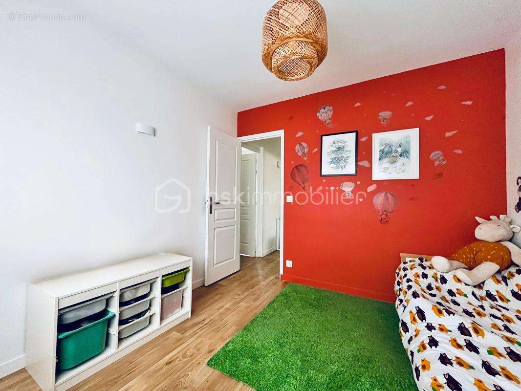 Maison à CHENNEVIERES-SUR-MARNE