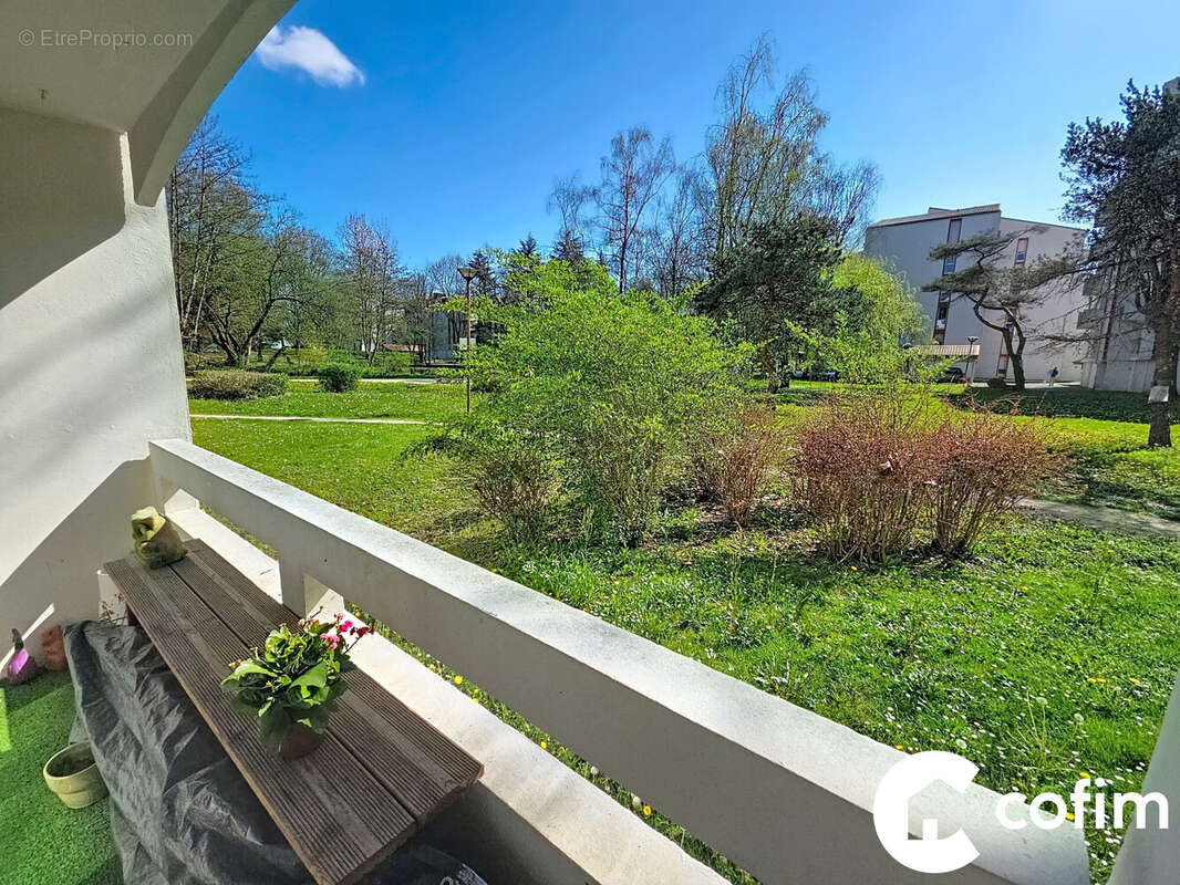 Appartement à LONS