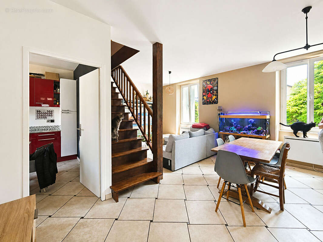 Maison à LA TOUR-DU-PIN