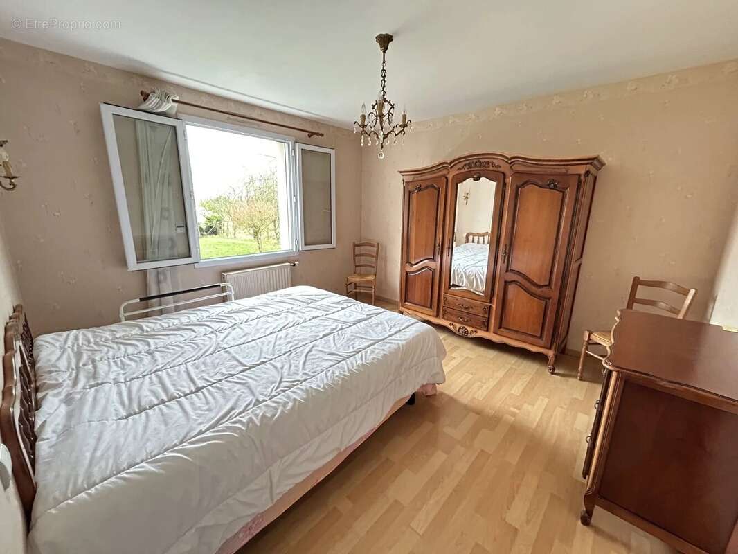 Maison à COURLAY