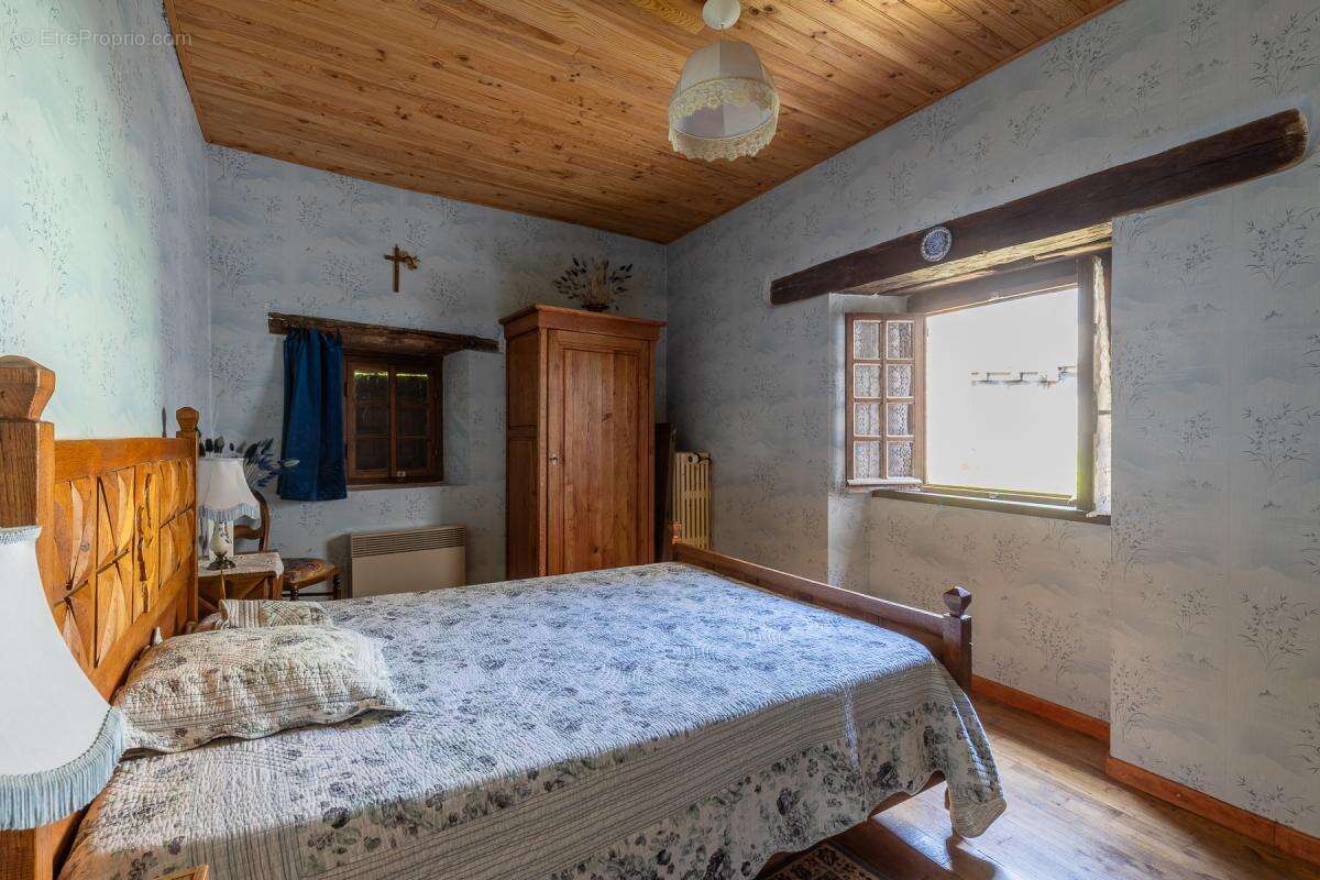 Maison 227 m² Sauveterre-de-Rouergue - Jardin au calme - photo 15