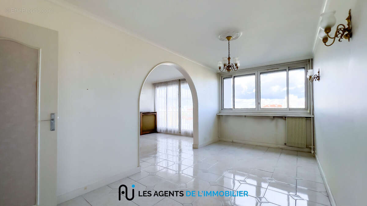 Appartement à NANTERRE