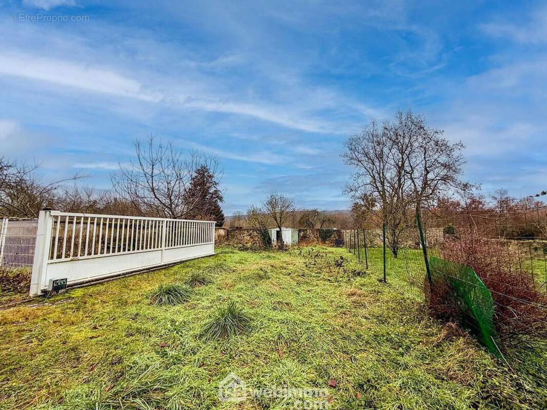 Vue arrière - Maison à DOULCON