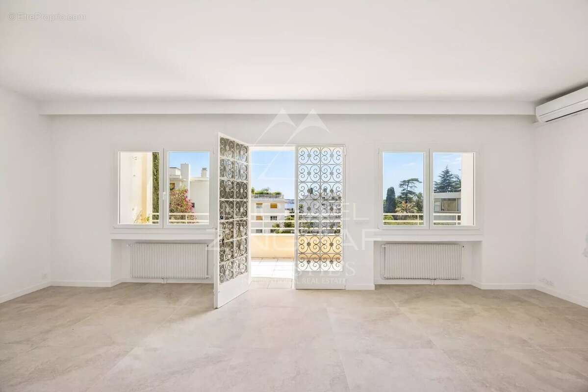 Cannes - Bel appartement au calme avec terrasse, jardin et aperçu mer - photo 12