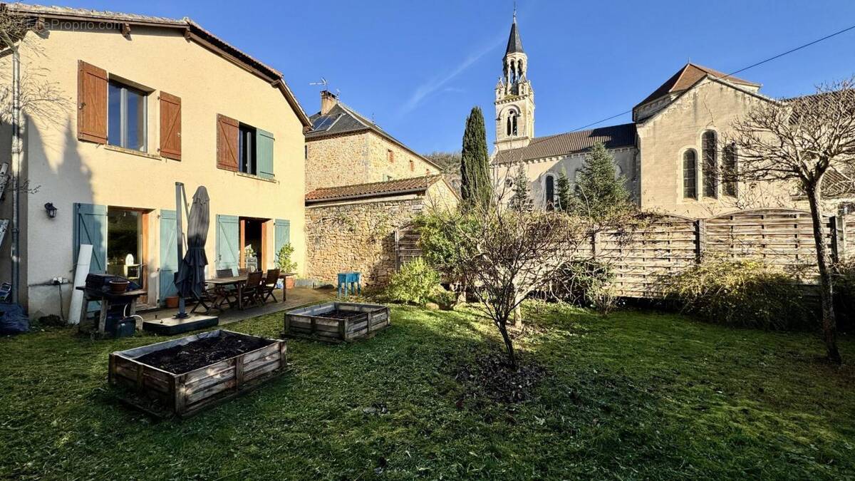 Maison à SAINT-MARTIN-LABOUVAL