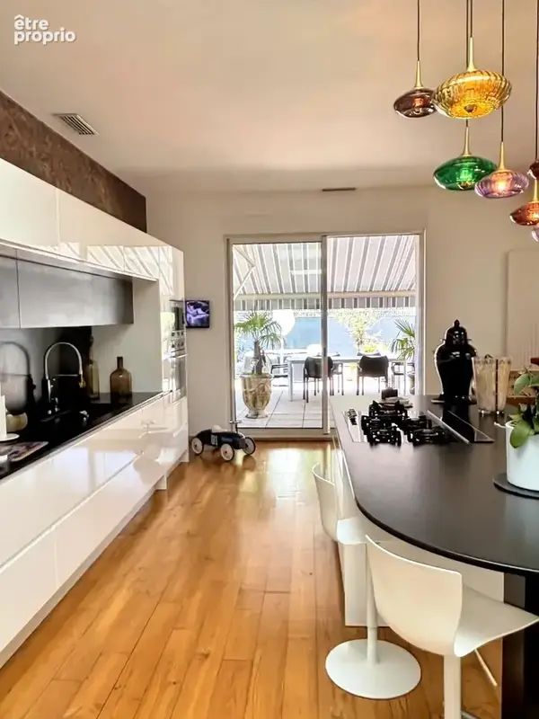 Appartement 338 m² à Saint-Martin-D'heres  - photo 9