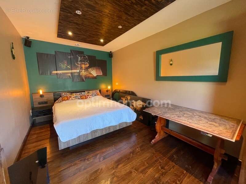 Maison à SAINT-ETIENNE-DE-FURSAC