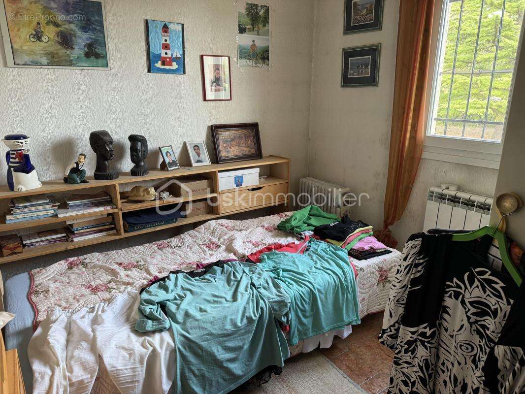 À rocbaron (83136), au calme absolu, maison avec logement indépendant, piscine, garage et 5 400 m² de terrain - photo 11