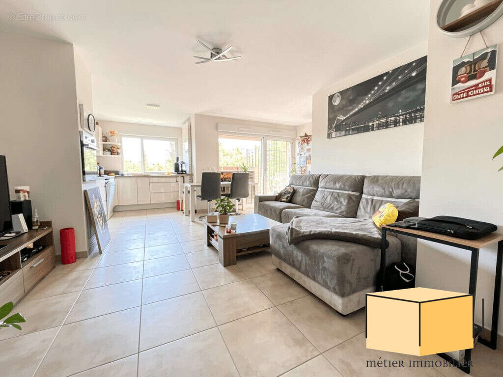Appartement à YENNE