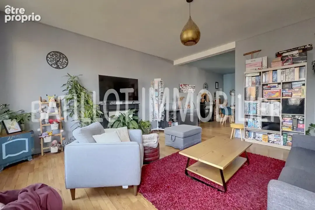 Reims, secteur St Thomas, bel appartement ancien, 2 chambres et très belle pièce de vie. - photo 4