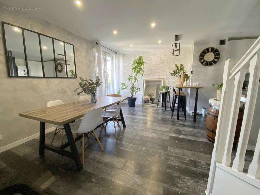 Appartement à LA VILLE-DU-BOIS