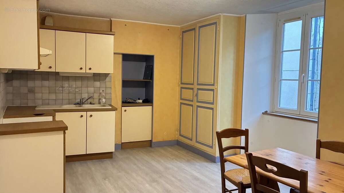 Maison à MONTMORILLON