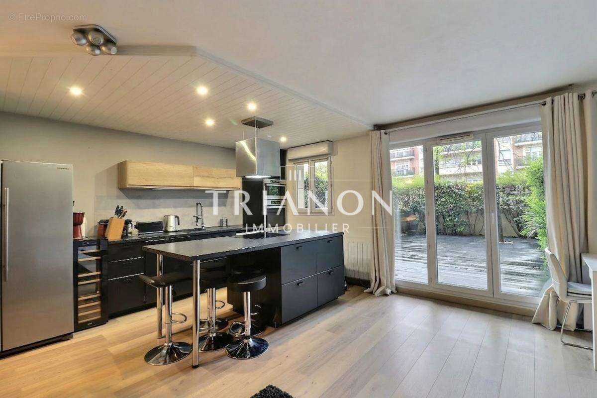 Appartement 3 pièces avec jardin, terrasses, cave et double parking – Résidence sécurisée - photo 2