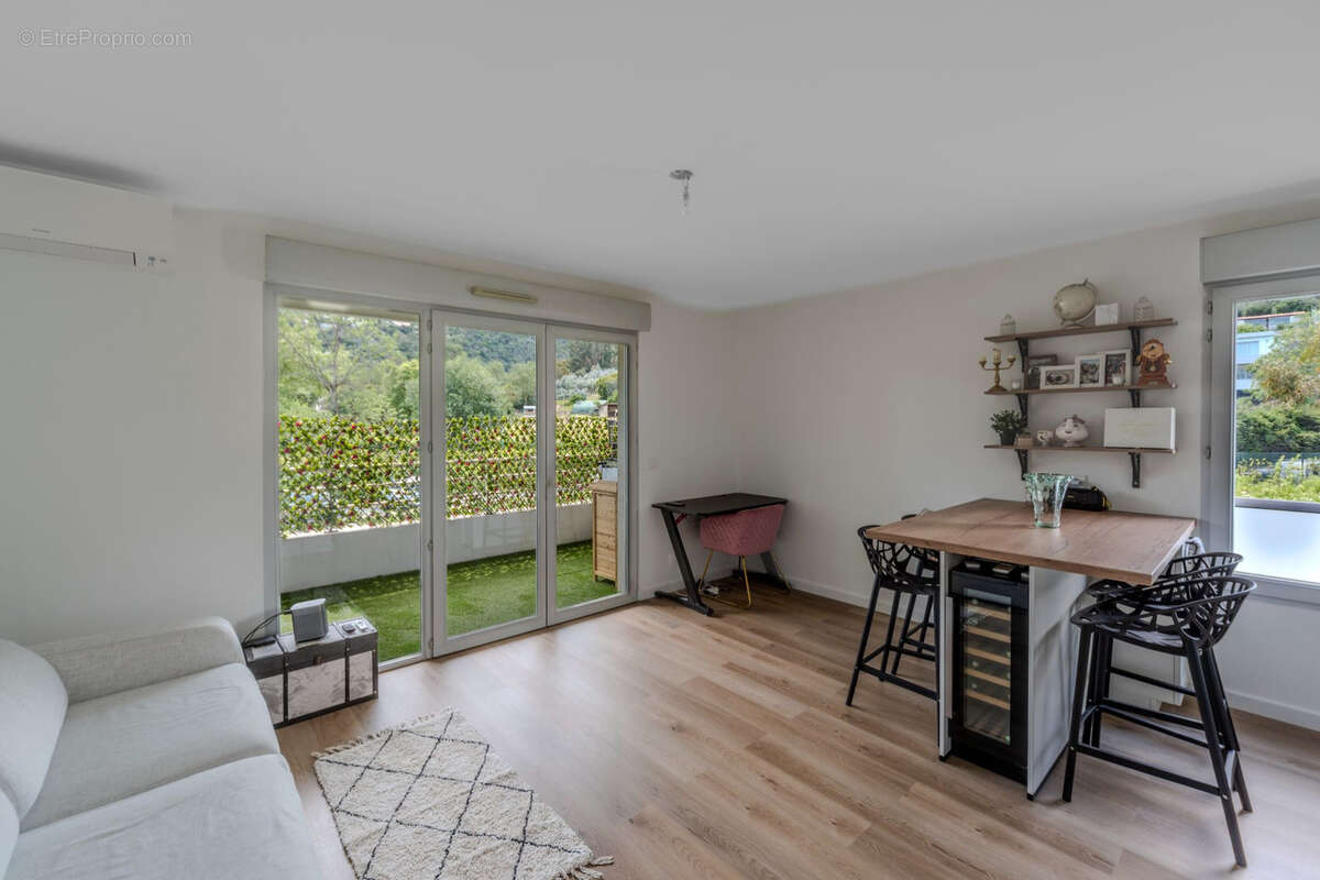 Appartement à MANDELIEU-LA-NAPOULE