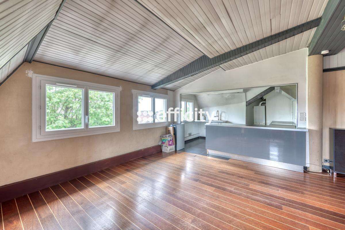 Appartement à LIVRY-GARGAN