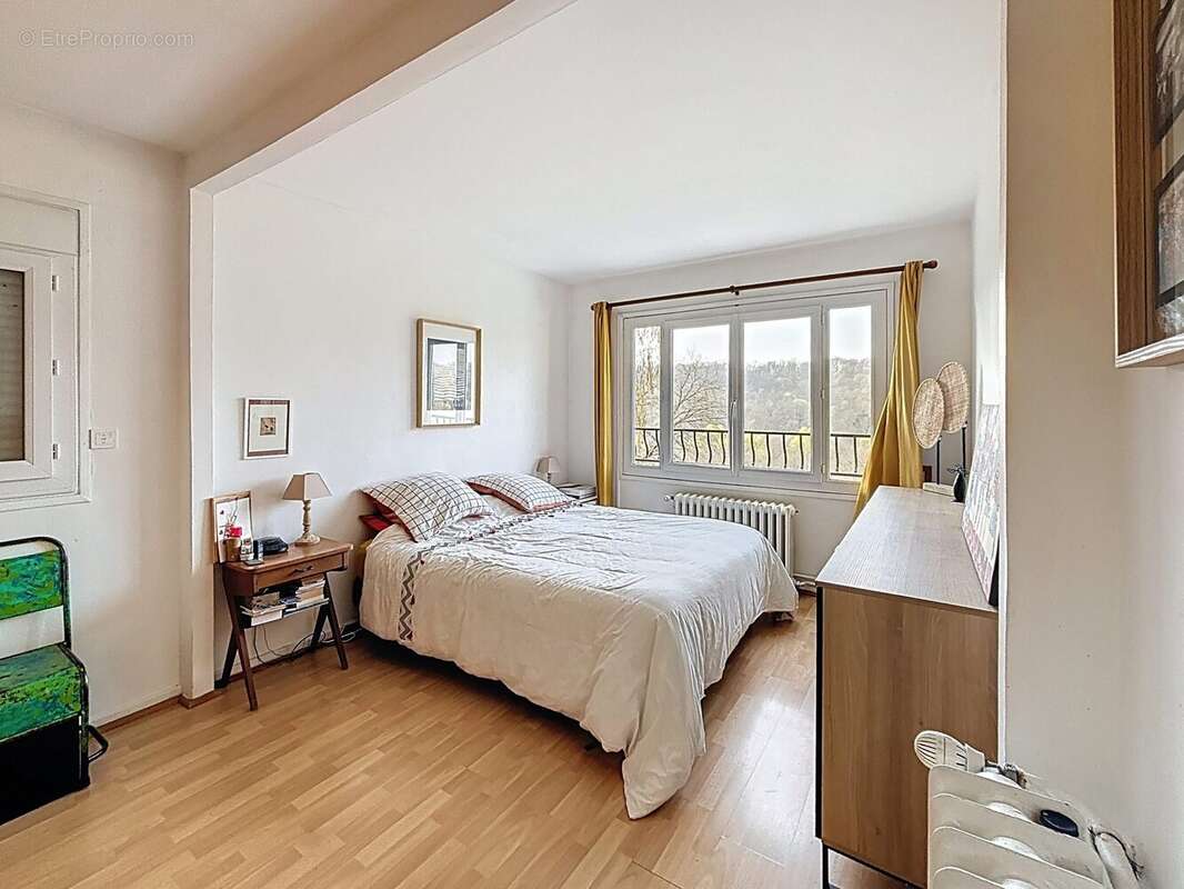 Chambre - Maison à CHATEAUFORT