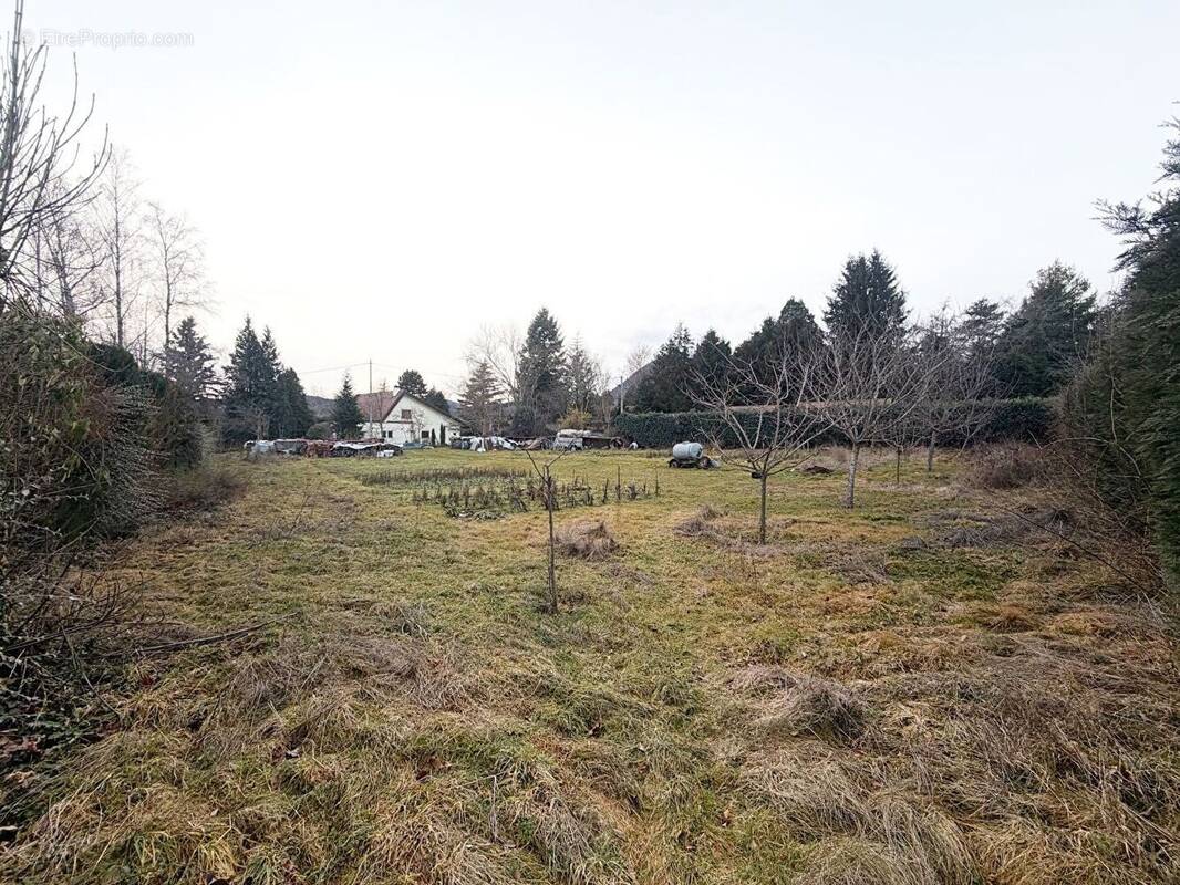 Terrain à ORCINES