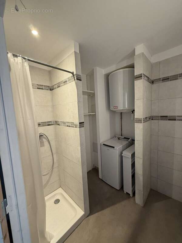 Appartement à SALERNES