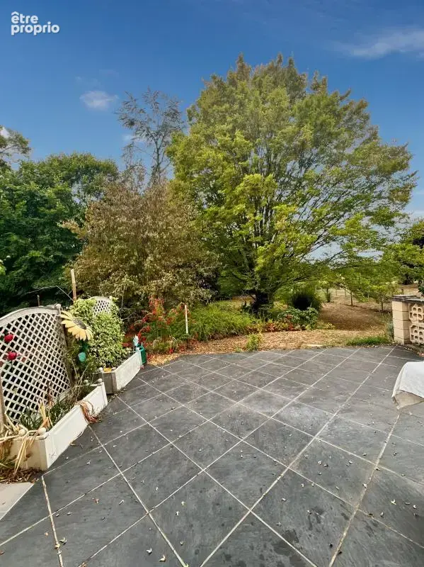 Maison lumineuse avec grand sous-sol, jardin arboré et verger - photo 4