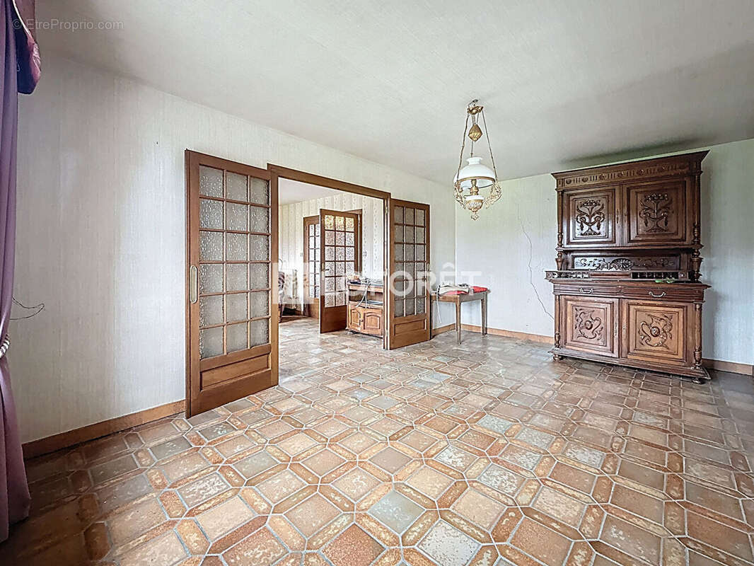 Maison à SAINT-JULIEN-SUR-REYSSOUZE