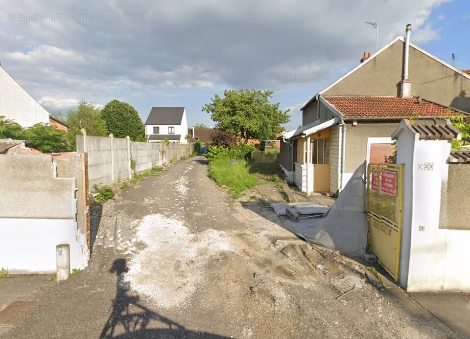 Terrain à BALLAINVILLIERS