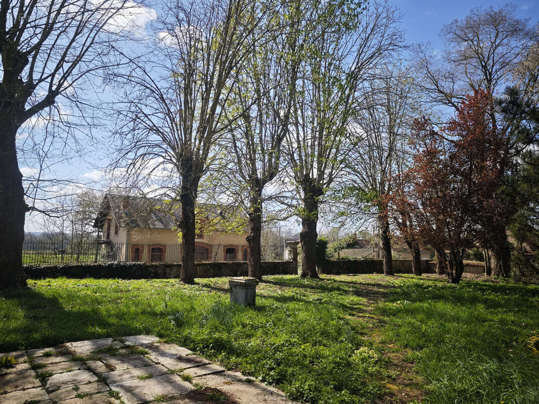 Maison à CHATILLON-EN-BAZOIS