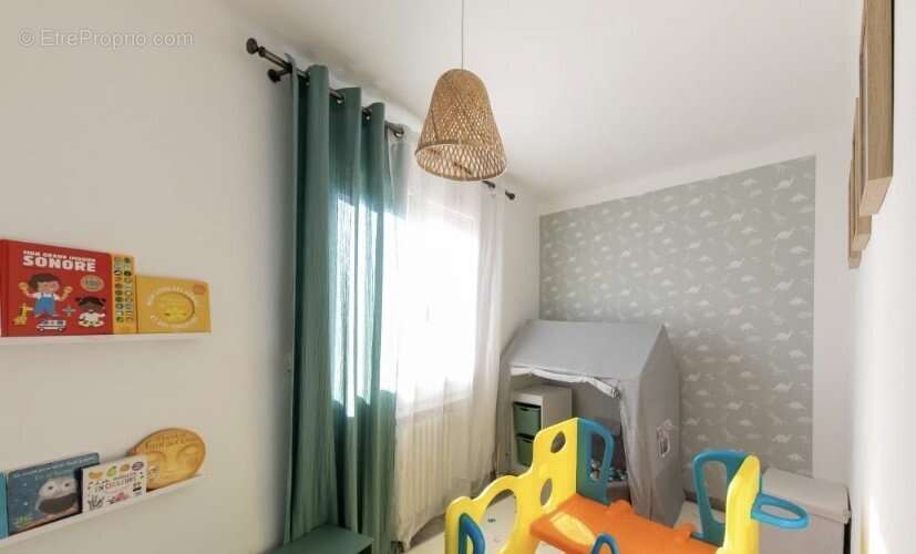 Maison à PEZILLA-LA-RIVIERE