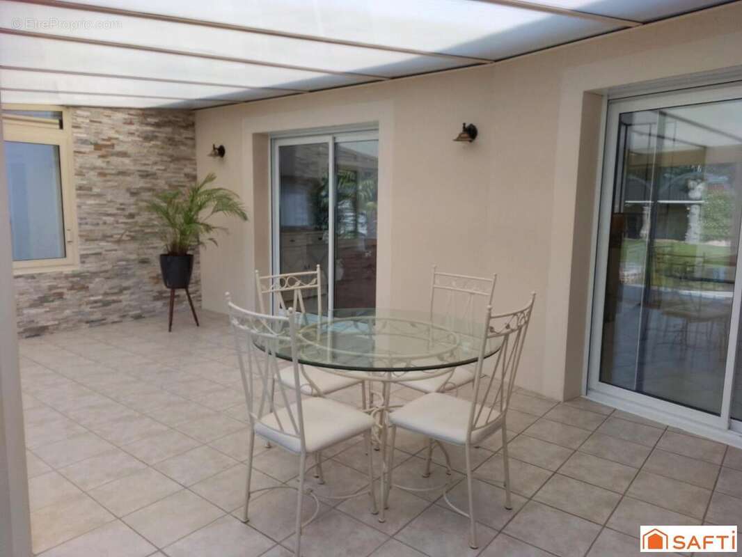 Photo 2 - Maison à SCILLE