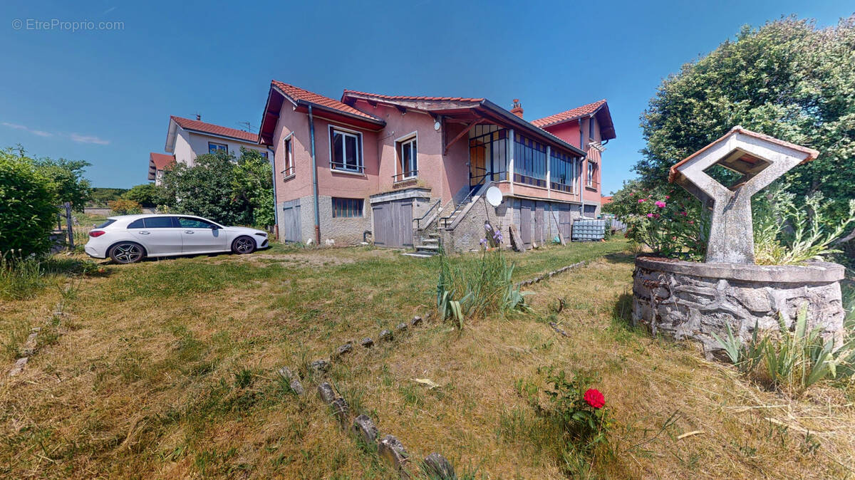 Maison à RETOURNAC