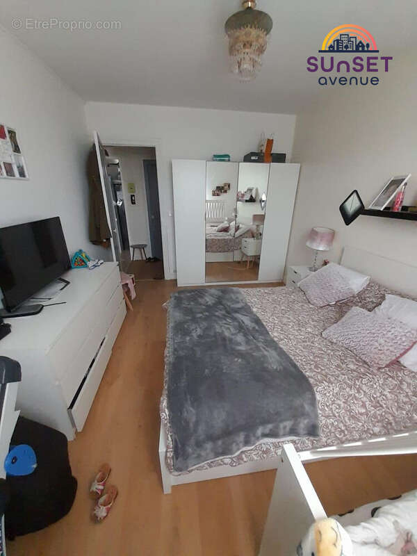Appartement à VAUJOURS