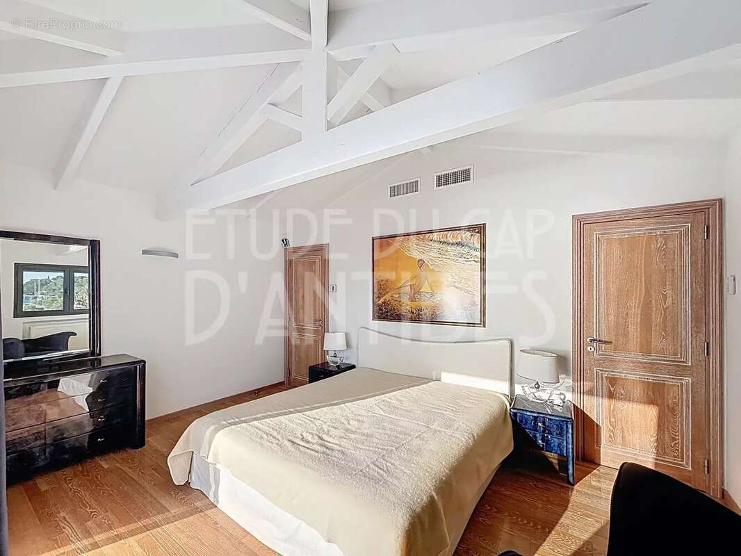 Maison à ROQUEBRUNE-SUR-ARGENS