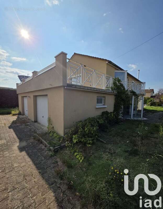 Photo 4 - Maison à VEAUCHE