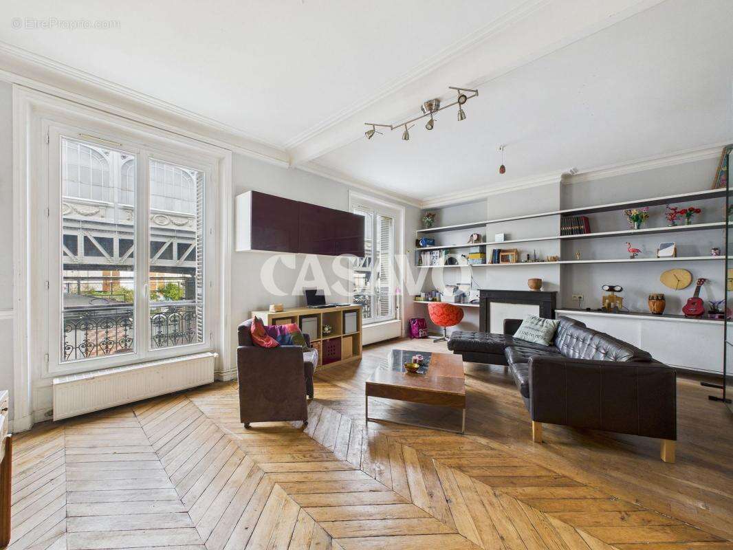 Appartement à PARIS-10E