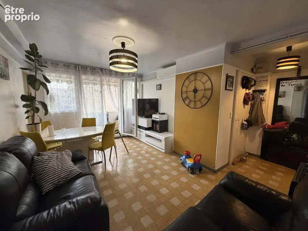 Appartement à MARSEILLE-3E